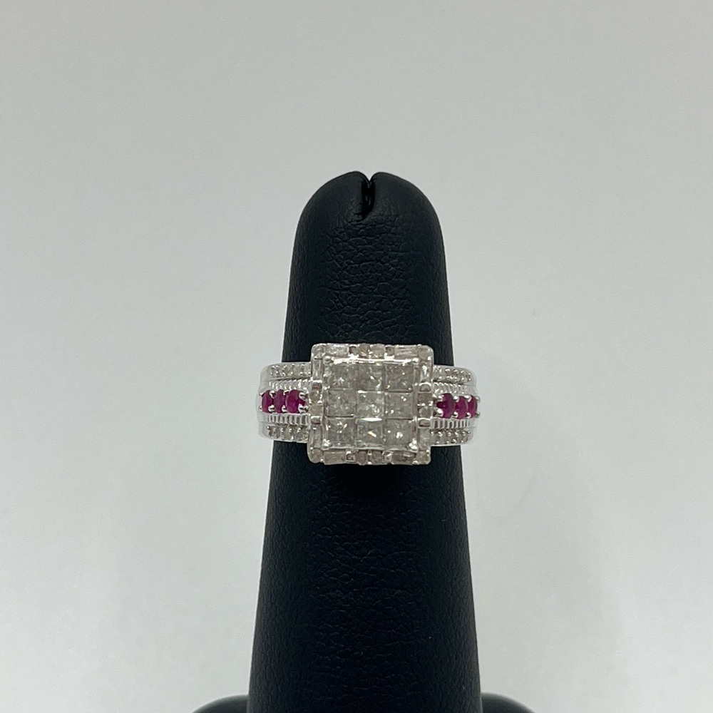 Elegant Silver and Pink Gemstone Ring